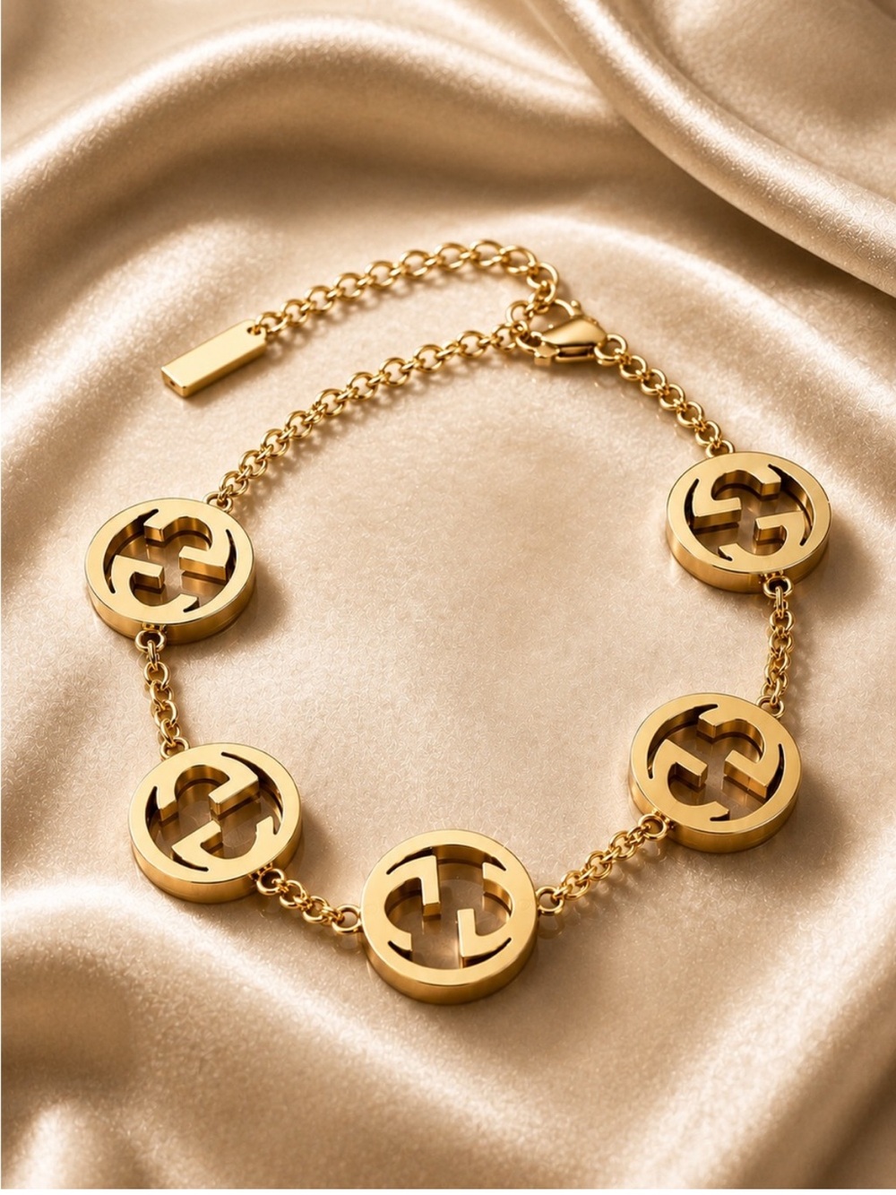 Gold Interlocking G Disc Chain Bracelet